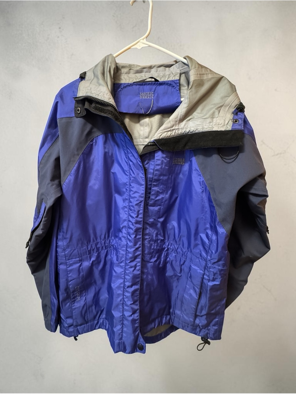 Sierra Designs Women’s Lightweight Rain Jacket